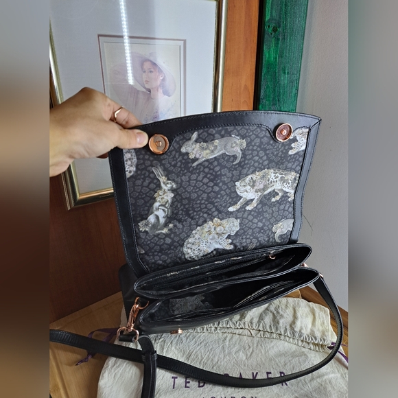 Cute Ted Baker black leather bag with shoulder strap, dust bag, mint condition - Picture 3 of 13